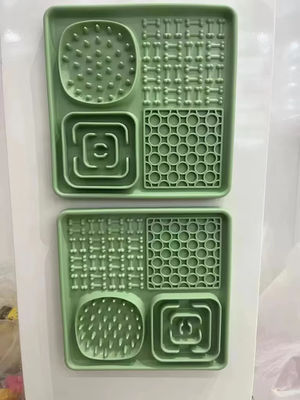 Rectangle Silicone Dog Lick Mat All In One Non Slip Pet Slow Feeder Mat With Suction Cups